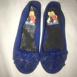Awesome blue slip ons with sparkles! Great cond!
